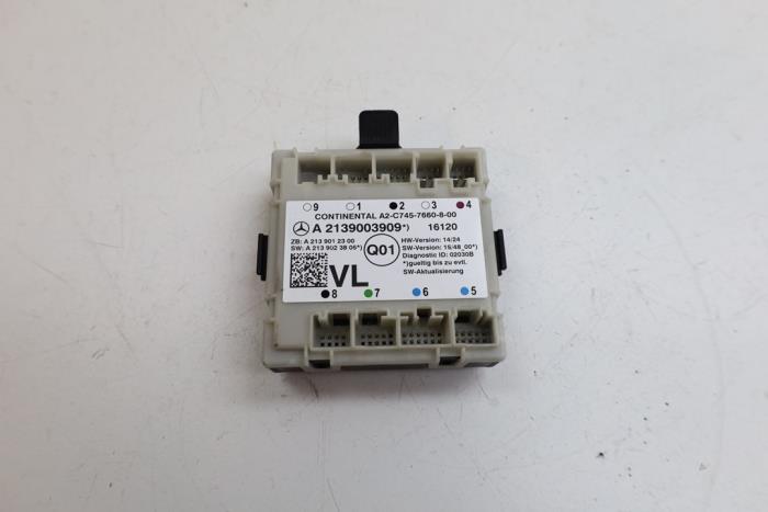 Gebruikte Module Centrale Deurvergrendeling Mercedes E (W213) E-220d 2.0 Turbo 16V Prijs € 100,00 Margeregeling aangeboden door Auto Demontage Elferink B.V.