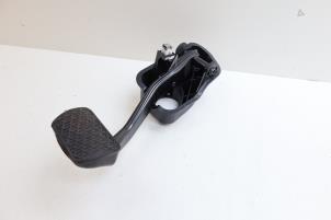 Gebruikte Rempedaal Mercedes E (W213) E-220d 2.0 Turbo 16V Prijs € 35,00 Margeregeling aangeboden door Auto Demontage Elferink B.V.