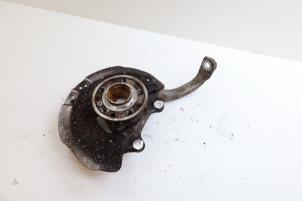 Gebruikte Fusee links-voor Mercedes E (W213) E-220d 2.0 Turbo 16V Prijs € 150,00 Margeregeling aangeboden door Auto Demontage Elferink B.V.