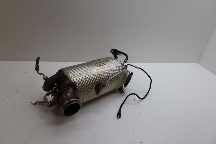 Gebruikte Roetfilter Mercedes E (W213) E-220d 2.0 Turbo 16V Prijs € 550,00 Margeregeling aangeboden door Auto Demontage Elferink B.V.