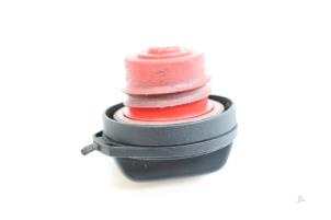 Gebruikte Tankdop Volvo S60 I (RS/HV) 2.4 D5 20V Prijs € 25,00 Margeregeling aangeboden door Auto Demontage Elferink B.V.