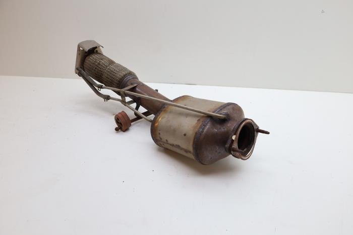Gebruikte Roetfilter Volvo V40 (MV) 2.0 T2 16V Prijs € 300,00 Margeregeling aangeboden door Auto Demontage Elferink B.V.