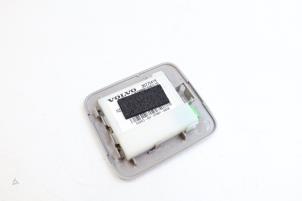 Gebruikte Alarm sensor Volvo V70 (SW) 2.4 D5 20V Prijs € 25,00 Margeregeling aangeboden door Auto Demontage Elferink B.V.