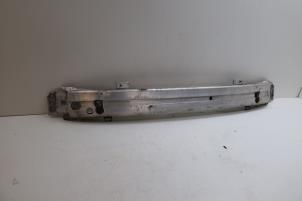 Gebruikte Bumperbalk voor Volvo V70 (SW) 2.4 D5 20V Prijs € 100,00 Margeregeling aangeboden door Auto Demontage Elferink B.V.