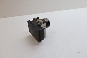Gebruikte ABS Pomp Volvo V70 (SW) 2.4 D5 20V Prijs € 125,00 Margeregeling aangeboden door Auto Demontage Elferink B.V.