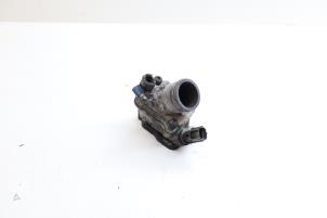 Gebruikte Thermostaathuis Volvo V70 (SW) 2.4 D5 20V Prijs € 35,00 Margeregeling aangeboden door Auto Demontage Elferink B.V.
