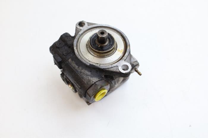 Gebruikte Servopomp Saab 9-3 II Sport Sedan (YS3F) 1.8t 16V Prijs € 75,00 Margeregeling aangeboden door Auto Demontage Elferink B.V.