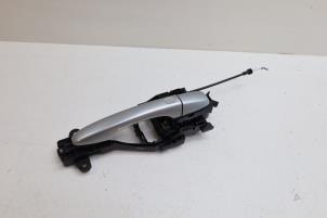 Gebruikte Portiergreep 4Deurs links-achter Volvo V60 I (FW/GW) 2.4 D6 20V Plug-in Hybrid AWD Prijs € 50,00 Margeregeling aangeboden door Auto Demontage Elferink B.V.