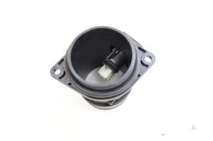 Gebruikte Luchtmassameter Mercedes Citan (415.6) 1.5 109 CDI Prijs € 30,00 Margeregeling aangeboden door Auto Demontage Elferink B.V.