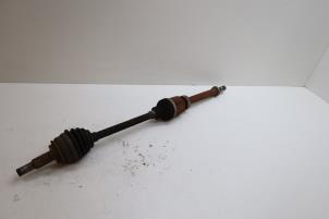 Gebruikte Aandrijfas rechts-voor Mercedes Citan (415.6) 1.5 109 CDI Prijs € 100,00 Margeregeling aangeboden door Auto Demontage Elferink B.V.