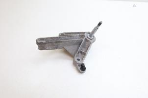 Gebruikte Motorsteun Mercedes Citan (415.6) 1.5 109 CDI Prijs € 40,00 Margeregeling aangeboden door Auto Demontage Elferink B.V.