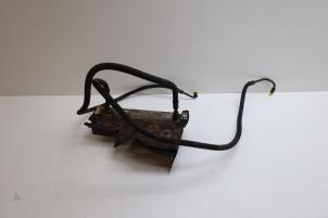 Gebruikte Oliekoeler Saab 900 I 2.0 Turbo 16V Prijs € 150,00 Margeregeling aangeboden door Auto Demontage Elferink B.V.