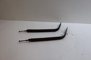 Gebruikte Tank Band Saab 900 I 2.0 i S (Low Pressure Turbo) Prijs € 40,00 Margeregeling aangeboden door Auto Demontage Elferink B.V.