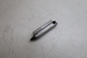 Gebruikte Cabriodak cilinder Saab 9-3 II (YS3F) 2.0t 16V Prijs € 200,00 Margeregeling aangeboden door Auto Demontage Elferink B.V.