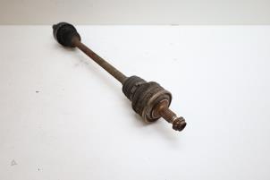 Gebruikte Aandrijfas rechts-achter Mercedes C (W203) 2.0 C-200K 16V Prijs € 70,00 Margeregeling aangeboden door Auto Demontage Elferink B.V.