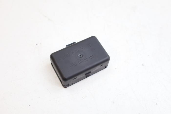 Gebruikte Regensensor Mercedes C (W203) 2.0 C-200K 16V Prijs € 25,00 Margeregeling aangeboden door Auto Demontage Elferink B.V.