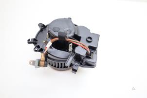 Gebruikte Kachel Ventilatiemotor Mercedes C (W203) 2.0 C-200K 16V Prijs € 50,00 Margeregeling aangeboden door Auto Demontage Elferink B.V.