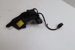 Gebruikte Xenon module Volvo C30 (EK/MK) 1.6 D 16V Prijs € 100,00 Margeregeling aangeboden door Auto Demontage Elferink B.V.