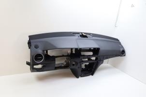 Gebruikte Dashboard Mercedes C (W204) 1.8 C-180 CGI 16V Prijs € 250,00 Margeregeling aangeboden door Auto Demontage Elferink B.V.