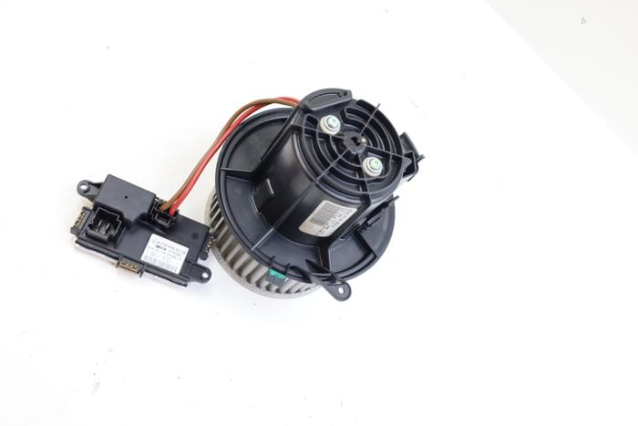Kachel Ventilatiemotor van een Mercedes-Benz C (W204) 1.8 C-180 CGI 16V 2011