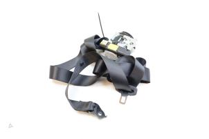 Gebruikte Veiligheidsgordel links-achter Mercedes C (W204) 1.8 C-180 CGI 16V Prijs € 50,00 Margeregeling aangeboden door Auto Demontage Elferink B.V.
