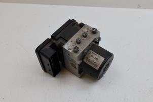 Gebruikte ABS Pomp Mercedes C (W204) 1.8 C-180 CGI 16V Prijs € 150,00 Margeregeling aangeboden door Auto Demontage Elferink B.V.