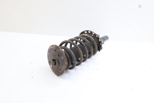 Gebruikte Mac Phersonpoot rechts-voor Volvo XC60 I (DZ) 2.0 D4 16V Prijs € 65,00 Margeregeling aangeboden door Auto Demontage Elferink B.V.