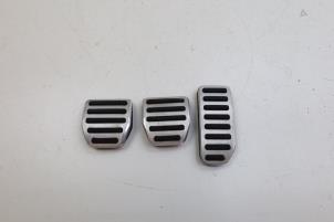 Gebruikte Pedalen Set Volvo XC60 I (DZ) 2.0 D4 16V Prijs € 40,00 Margeregeling aangeboden door Auto Demontage Elferink B.V.