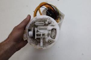 Gebruikte Tank element Pomp Mercedes A Limousine (177.1) 1.3 A-250 e Turbo 16V Prijs € 85,00 Margeregeling aangeboden door Auto Demontage Elferink B.V.