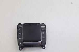 Gebruikte MMI schakelaar Mercedes A Limousine (177.1) 1.3 A-250 e Turbo 16V Prijs € 75,00 Margeregeling aangeboden door Auto Demontage Elferink B.V.