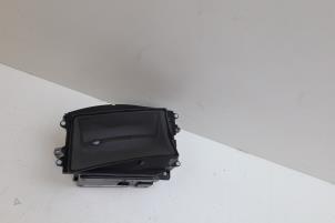 Gebruikte Head-up display Mercedes A Limousine (177.1) 1.3 A-250 e Turbo 16V Prijs € 200,00 Margeregeling aangeboden door Auto Demontage Elferink B.V.