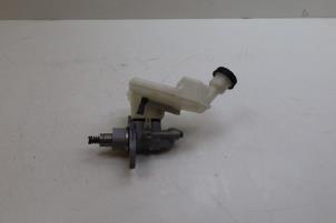 Gebruikte Hoofdremcilinder Mercedes A Limousine (177.1) 1.3 A-250 e Turbo 16V Prijs € 50,00 Margeregeling aangeboden door Auto Demontage Elferink B.V.