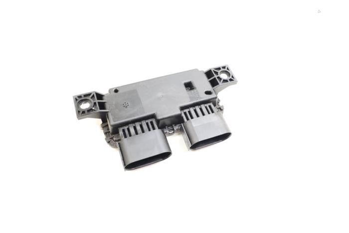 Gebruikte Brandstofpomp module Mercedes A Limousine (177.1) 1.3 A-250 e Turbo 16V Prijs € 35,00 Margeregeling aangeboden door Auto Demontage Elferink B.V.