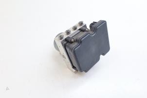 Gebruikte ABS Pomp Mercedes A Limousine (177.1) 1.3 A-250 e Turbo 16V Prijs € 400,00 Margeregeling aangeboden door Auto Demontage Elferink B.V.