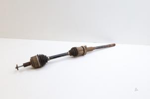 Gebruikte Aandrijfas rechts-voor Volvo S90 II 2.0 D5 Polestar 16V AWD Prijs € 250,00 Margeregeling aangeboden door Auto Demontage Elferink B.V.