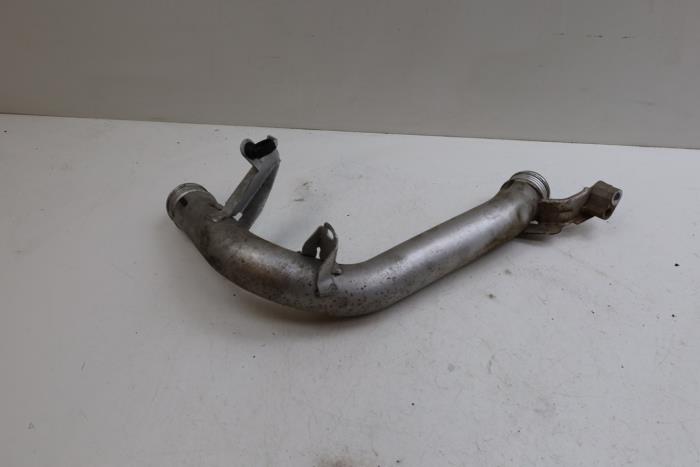 Gebruikte Intercooler Buis Volvo S90 II 2.0 D5 Polestar 16V AWD Prijs € 50,00 Margeregeling aangeboden door Auto Demontage Elferink B.V.