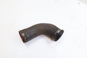 Gebruikte Intercooler Slang Volvo S90 II 2.0 D5 Polestar 16V AWD Prijs € 35,00 Margeregeling aangeboden door Auto Demontage Elferink B.V.