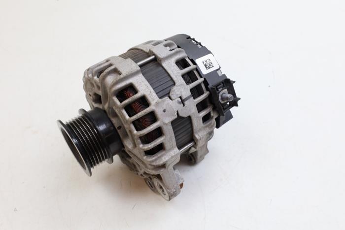 Gebruikte Alternator Volvo S90 II 2.0 D5 Polestar 16V AWD Prijs € 50,00 Margeregeling aangeboden door Auto Demontage Elferink B.V.