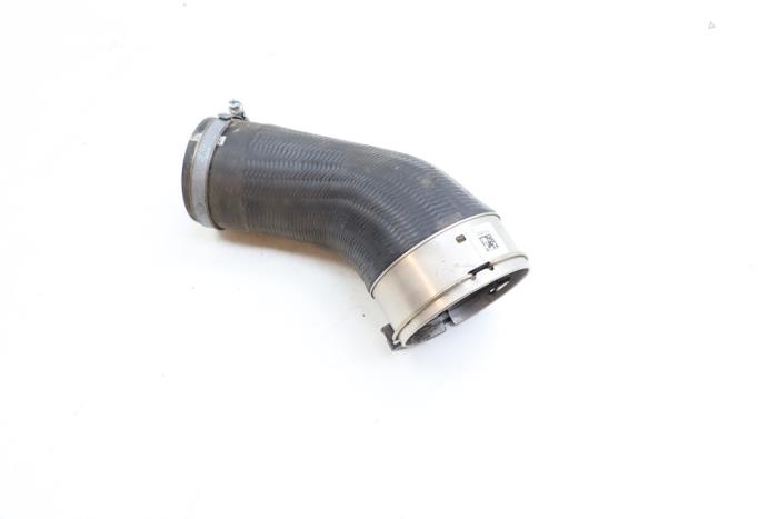 Gebruikte Intercooler Slang Volvo S90 II 2.0 D5 Polestar 16V AWD Prijs € 35,00 Margeregeling aangeboden door Auto Demontage Elferink B.V.