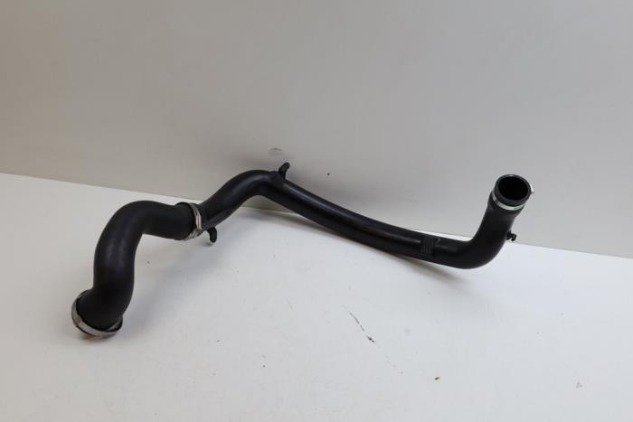 Gebruikte Intercooler Buis Volvo V70 (SW) 2.4 20V 170 Prijs € 50,00 Margeregeling aangeboden door Auto Demontage Elferink B.V.