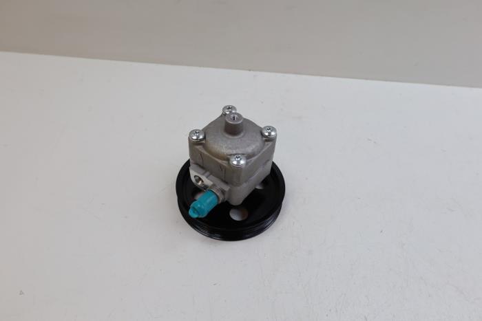 Gebruikte Pomp Servo Volvo V70 (SW) 2.4 D 20V Prijs € 275,00 Margeregeling aangeboden door Auto Demontage Elferink B.V.