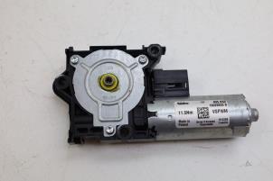 Gebruikte Schuifdak Motor Mercedes A-Klasse AMG (177.0) 2.0 A-35 AMG Turbo 16V 4Matic Prijs € 100,00 Margeregeling aangeboden door Auto Demontage Elferink B.V.