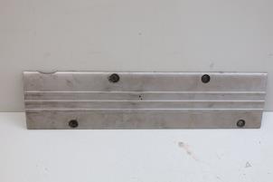 Gebruikte Afdekplaat diversen Saab 9-3 II Sport Sedan (YS3F) 1.8t 16V Prijs € 25,00 Margeregeling aangeboden door Auto Demontage Elferink B.V.