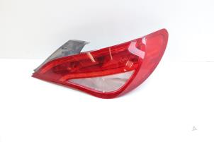 Gebruikte Achterlicht rechts Mercedes CLA (117.3) 1.6 CLA-180 16V Prijs € 150,00 Margeregeling aangeboden door Auto Demontage Elferink B.V.