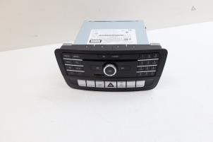 Gebruikte Radio module Mercedes CLA (117.3) 1.6 CLA-180 16V Prijs € 440,00 Margeregeling aangeboden door Auto Demontage Elferink B.V.