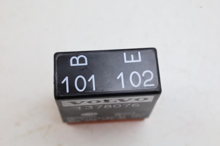 Computer Cruise Control van een Volvo V70 (GW/LW/LZ) 2.5 10V 1998