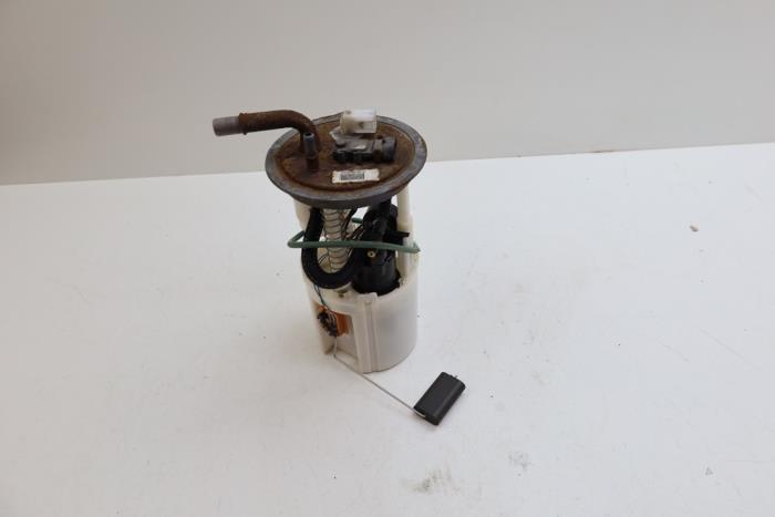 Gebruikte Tank element Pomp Saab 9-7X 5.3i V8 AWD Prijs € 100,00 Margeregeling aangeboden door Auto Demontage Elferink B.V.
