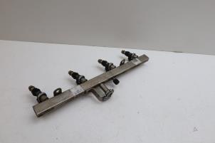 Gebruikte Injector brug Saab 9-7X 5.3i V8 AWD Prijs € 100,00 Margeregeling aangeboden door Auto Demontage Elferink B.V.