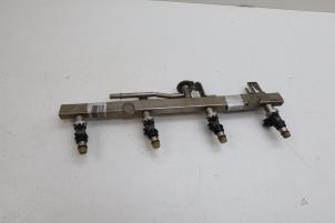 Gebruikte Injector brug Saab 9-7X 5.3i V8 AWD Prijs € 100,00 Margeregeling aangeboden door Auto Demontage Elferink B.V.