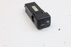 Gebruikte Schakelaar Saab 9-5 Estate (YS3E) 3.0t V6 24V Prijs € 25,00 Margeregeling aangeboden door Auto Demontage Elferink B.V.